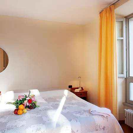 Centro Con 3 Balconi Apartment *